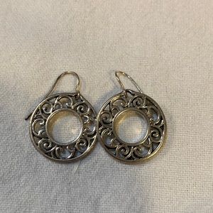 Round earrings